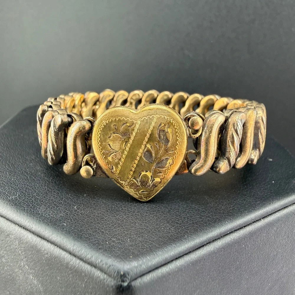 Vintage  D.F.B. Co. Carmen Expansion Bracelet WWII Sweetheart Gold Tone 5.5 READ